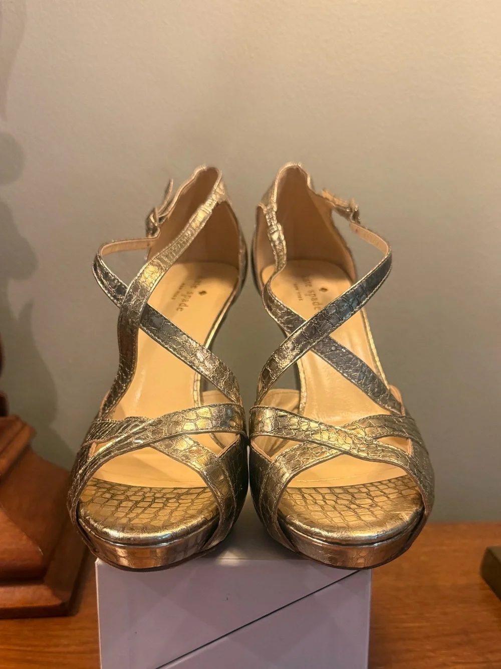 kate spade Metallic Gold Croc Leather Strappy High Heel Platform Sandal Size 10